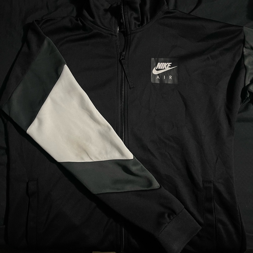Medium Nike Air Lightweight Jacket
